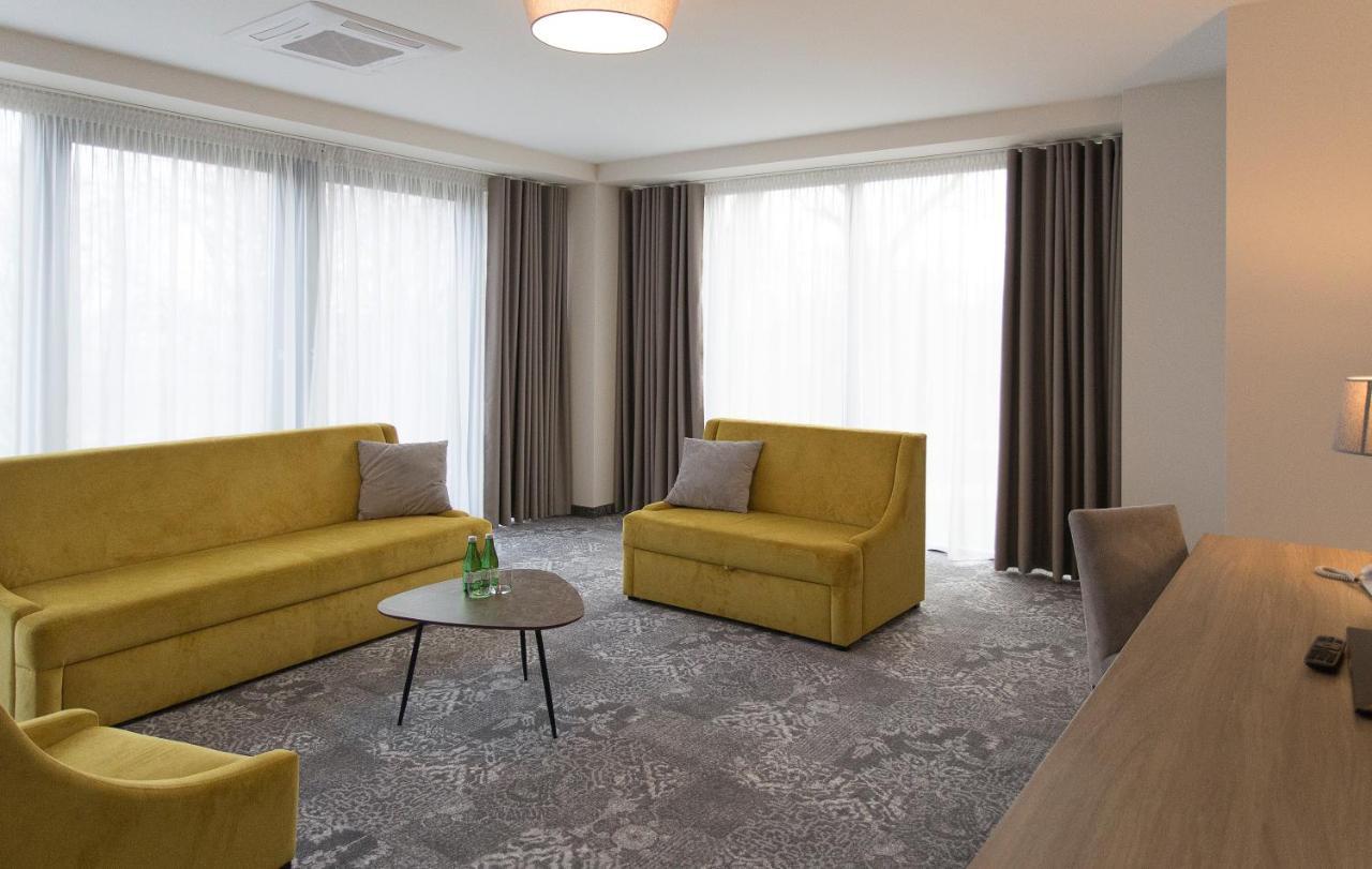 Polanka Conference Center Hotel Krosno Buitenkant foto