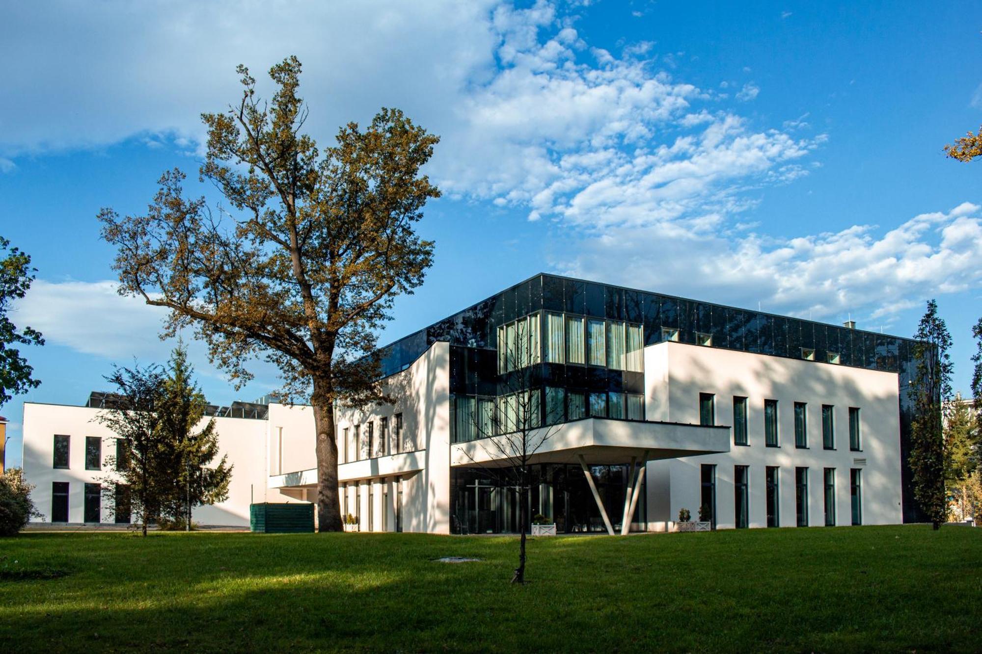Polanka Conference Center Hotel Krosno Buitenkant foto